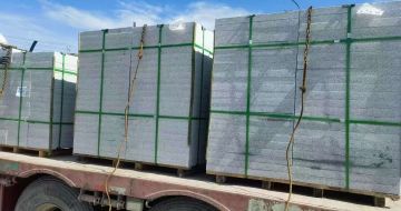 七台河 芝麻白花岗岩地铺石装车日常