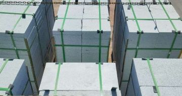 七台河 芝麻白花岗岩5公分地铺石 花岗岩厂家工厂装车日常