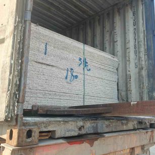 七台河 芝麻白花岗岩石材3.0公分光面毛板装柜出货