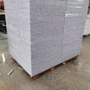 七台河 芝麻白火烧面1.8厚300*600地铺石，尺寸标准，厚薄均匀