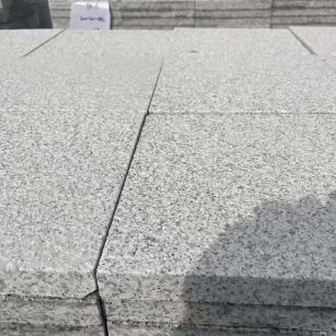 七台河 白麻花岗岩石材推荐 荔枝面地铺石