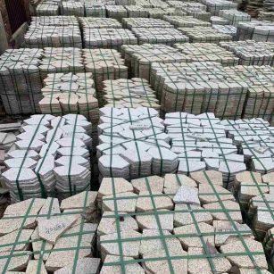 七台河 黄金麻白麻花岗岩荔枝面地铺石(冰裂纹)