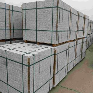 七台河 白麻花岗岩石材荔枝面地铺石（300*600*50）