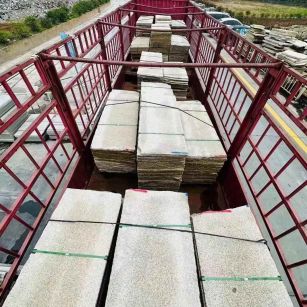 七台河 黄金麻花岗岩荔枝面，光面毛板装车完成