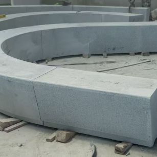 七台河 芝麻白花岗岩光面弧形坐凳