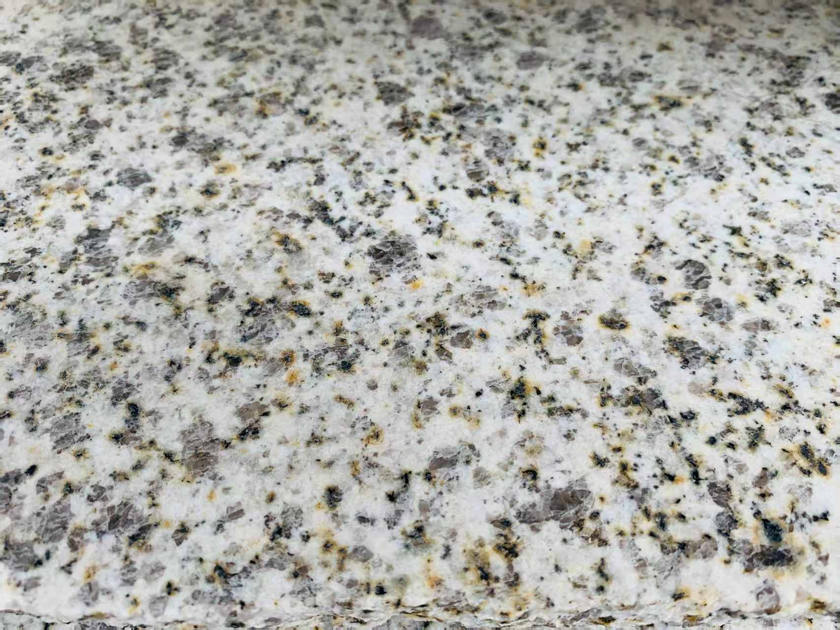 七台河 黄金麻花岗岩石材浅黄光面