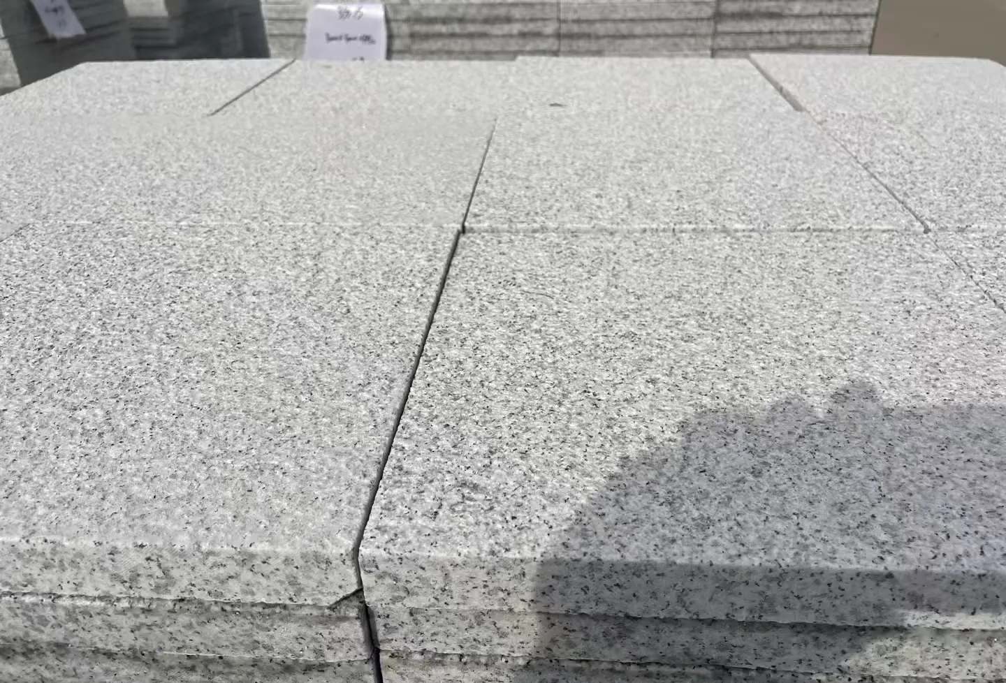 七台河 白麻花岗岩石材推荐 荔枝面地铺石