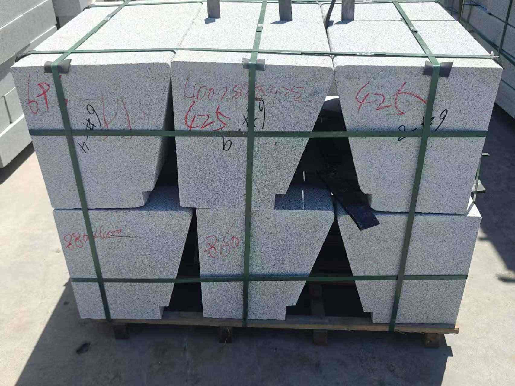 七台河 芝麻白异形坐凳，石凳