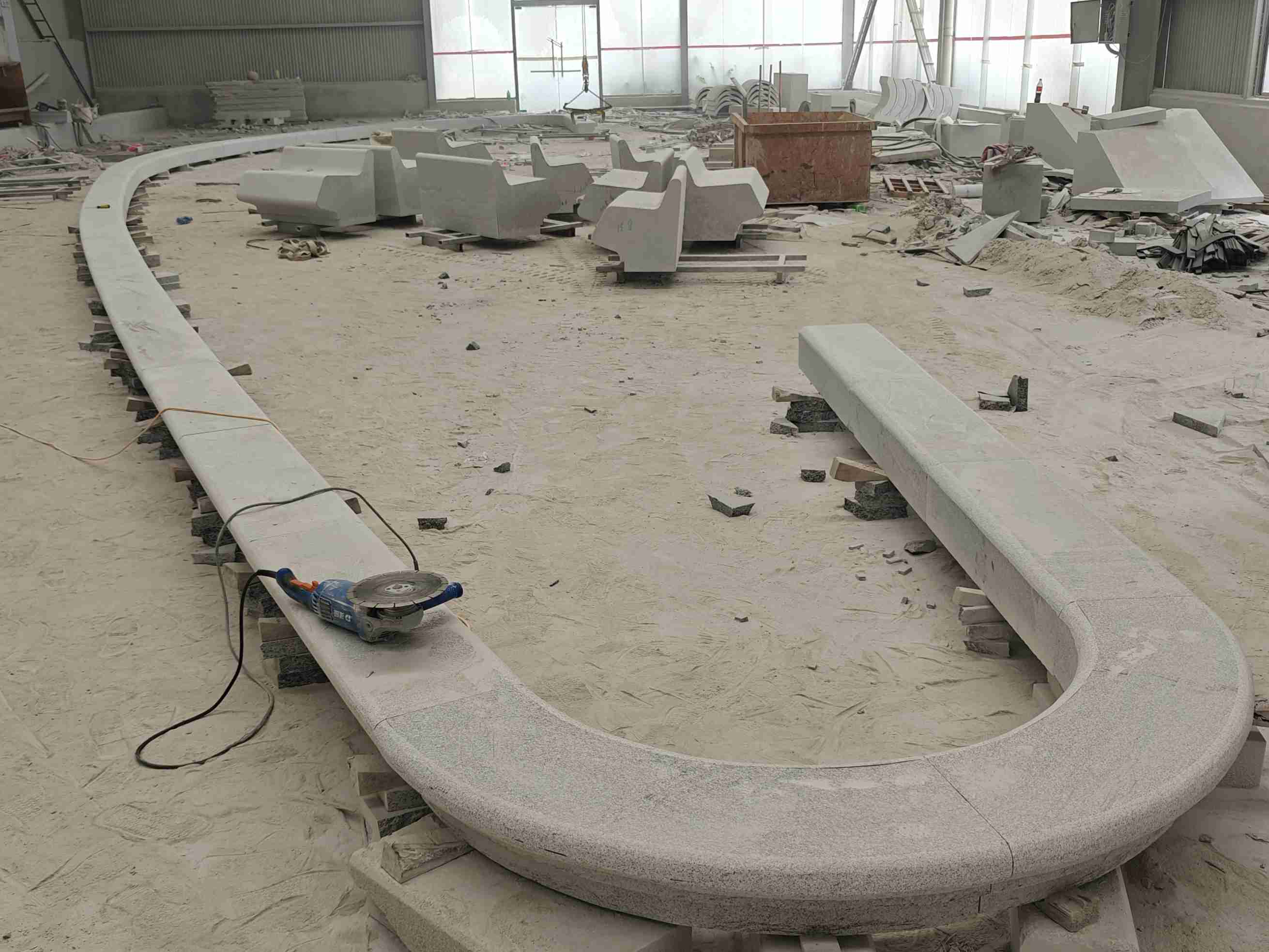 七台河 芝麻白花岗岩弧形花坛石，坐凳石