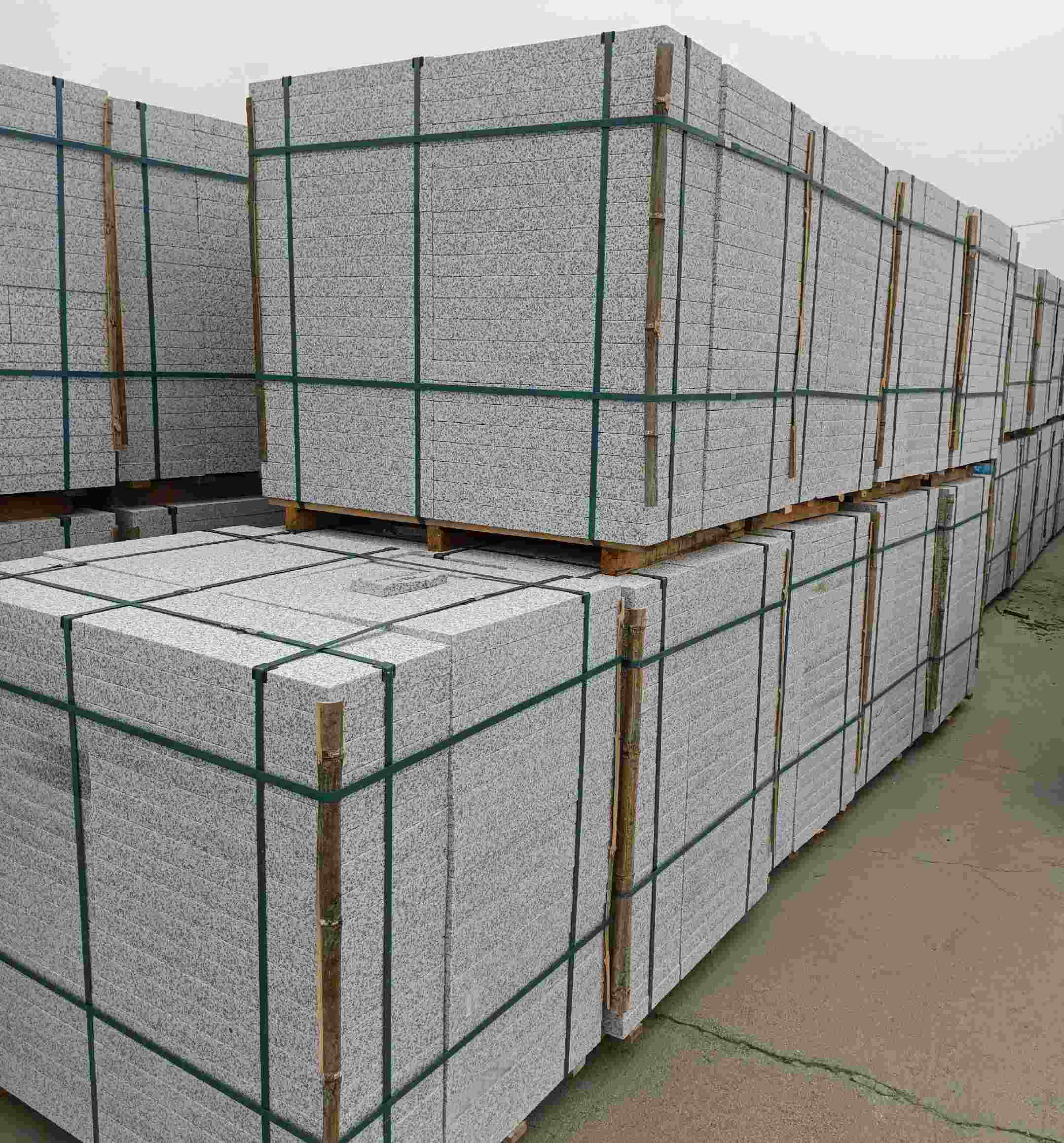 七台河 白麻花岗岩石材荔枝面地铺石（300*600*50）