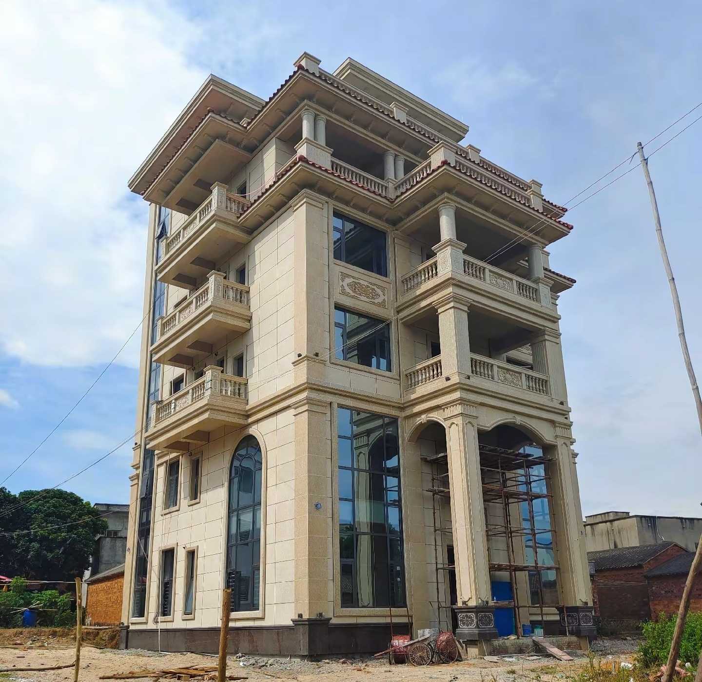 七台河 黄金麻花岗岩石材别墅外墙干挂搭配（雕花栏杆花瓶柱门楼罗马柱）