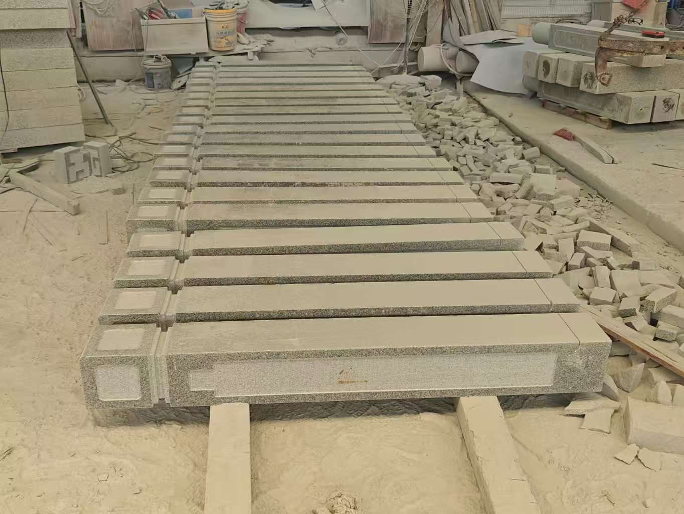 七台河 芝麻白异形加工雕刻-栏杆大柱，方柱