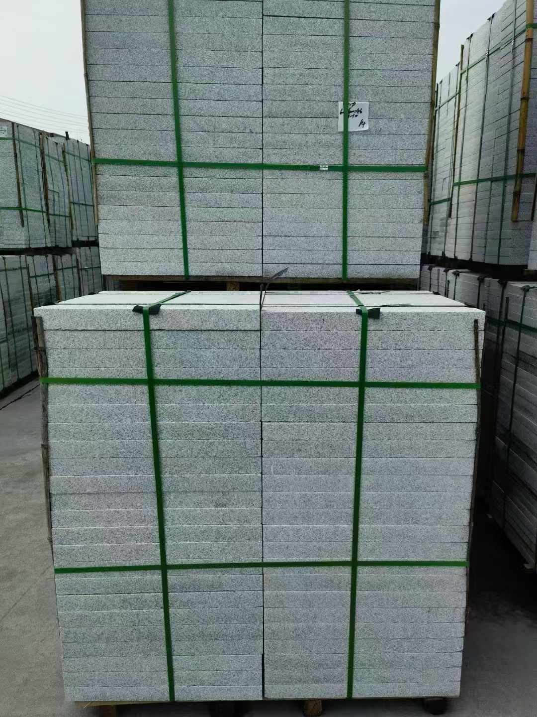 七台河 芝麻白火烧，园林广场市政工程地铺石，1.8~5.0厚均有现货