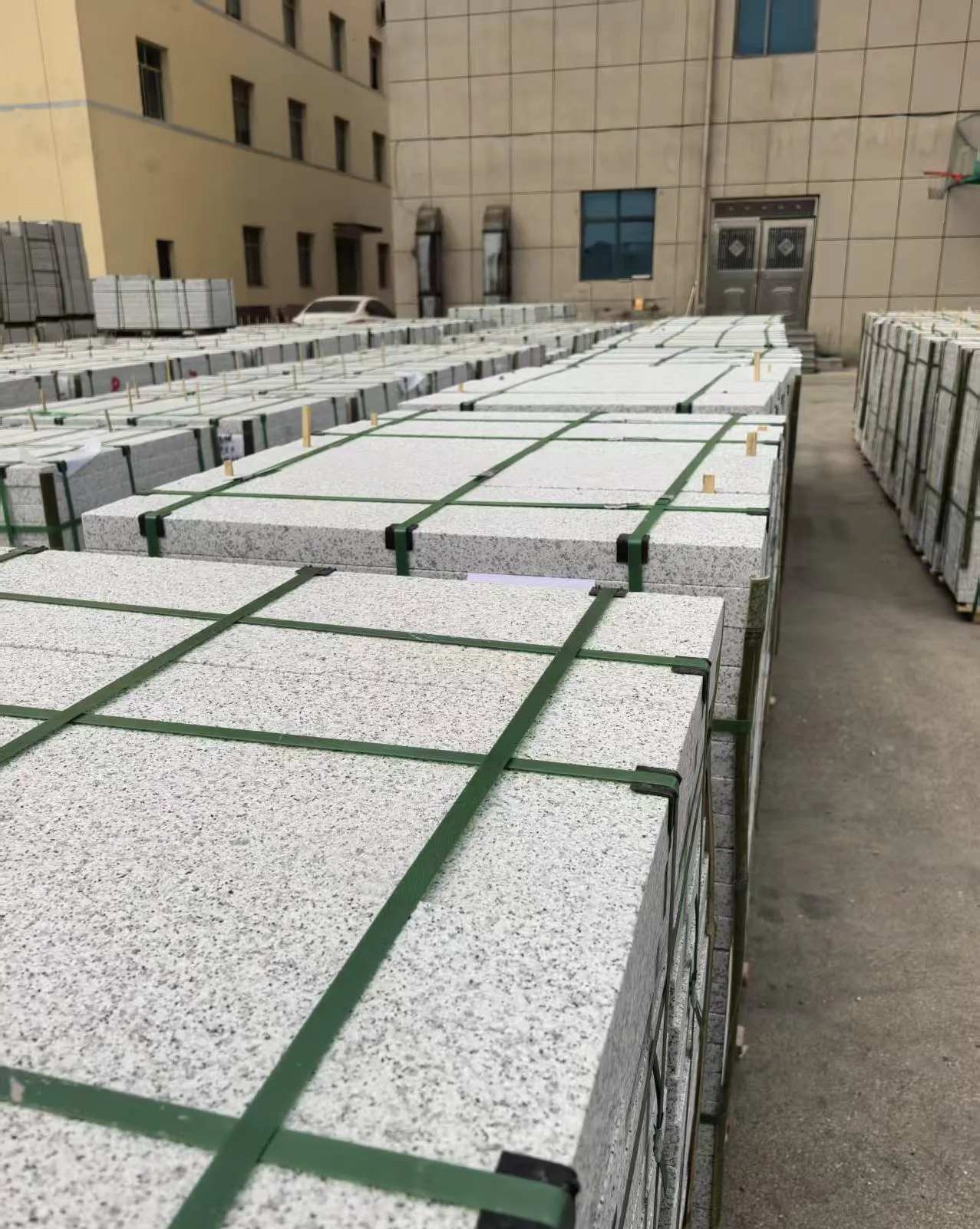 七台河 白麻花岗岩5.0公分荔枝面地铺石