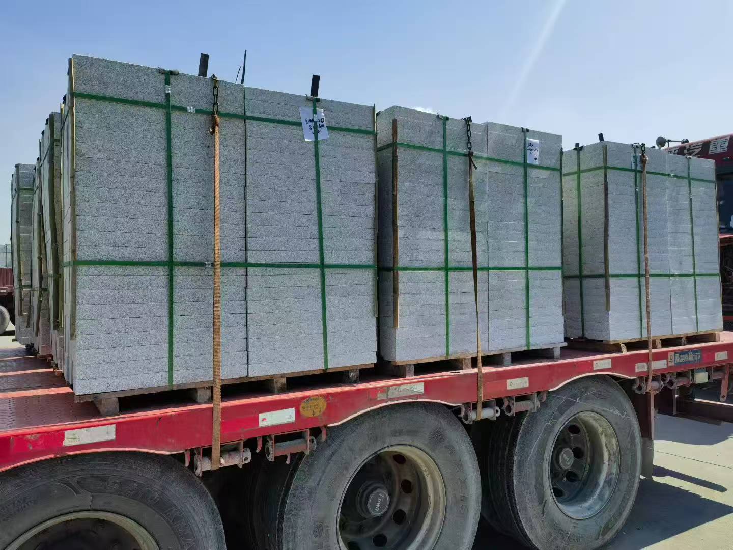 七台河芝麻白花岗岩出货日常地铺石