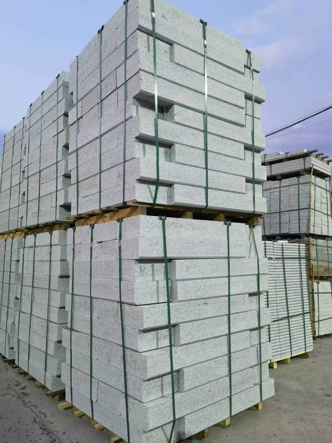 七台河 芝麻白花岗岩路沿石，路缘石，路肩石，道牙，立缘石，马路牙子，街沿石，侧石等