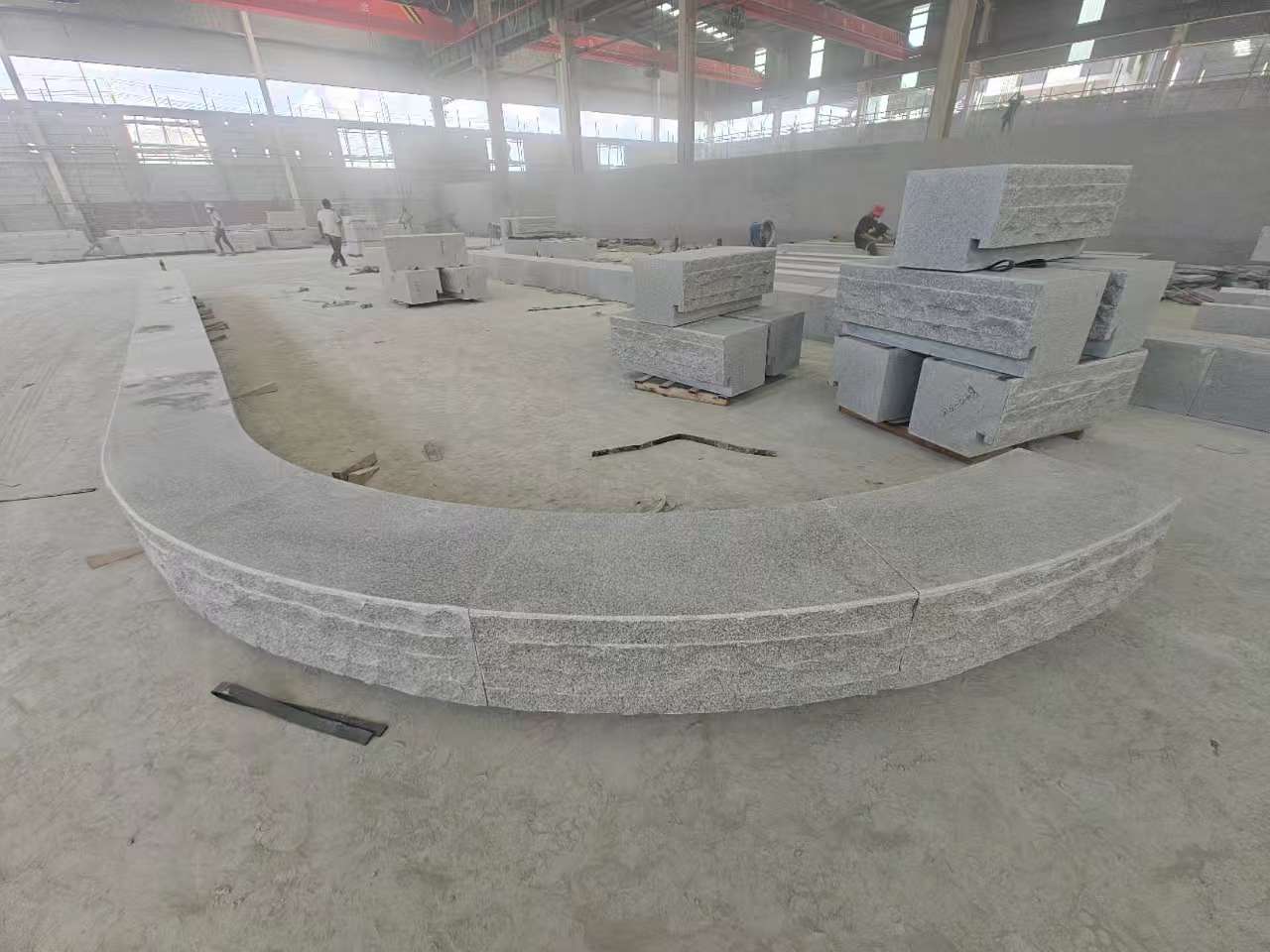 七台河 芝麻白异形坐凳，自然面光面弧形加工