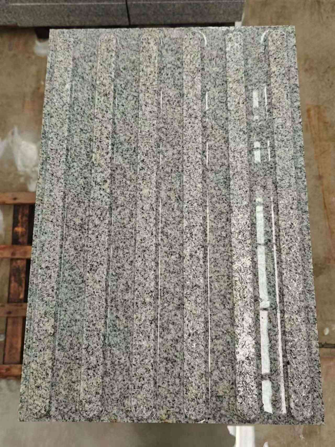 七台河 芝麻白花岗岩荔枝面雕刻盲道，盲条