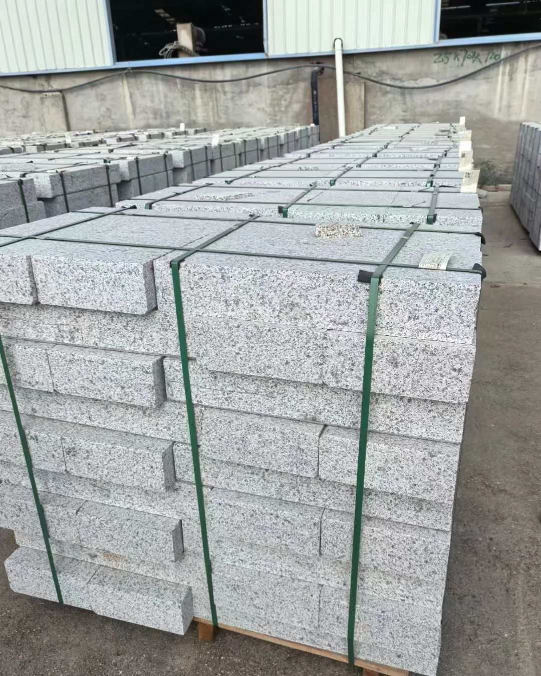 七台河 白麻花岗岩路沿石，弧形路沿石，道牙石，马路牙子，界石，路缘石，平沿石，直岩石，平缘石等