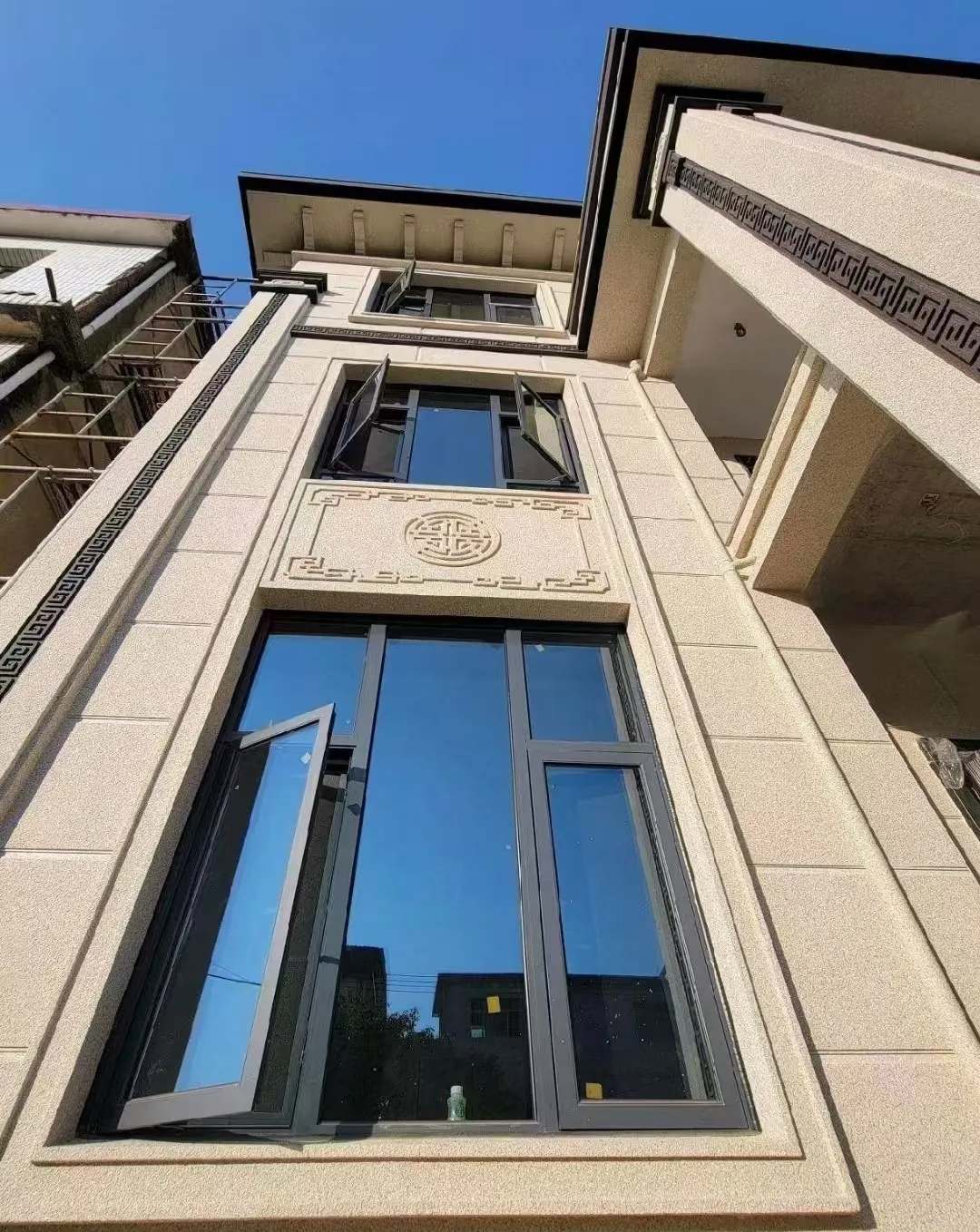 七台河 黄金麻荔枝面别墅外墙干挂效果展示