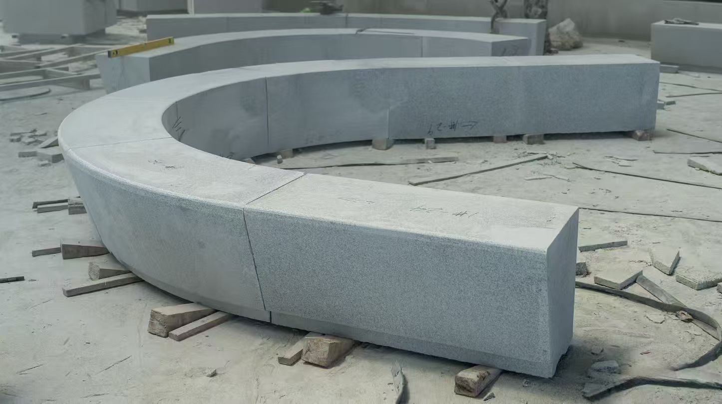 七台河 芝麻白花岗岩光面弧形坐凳