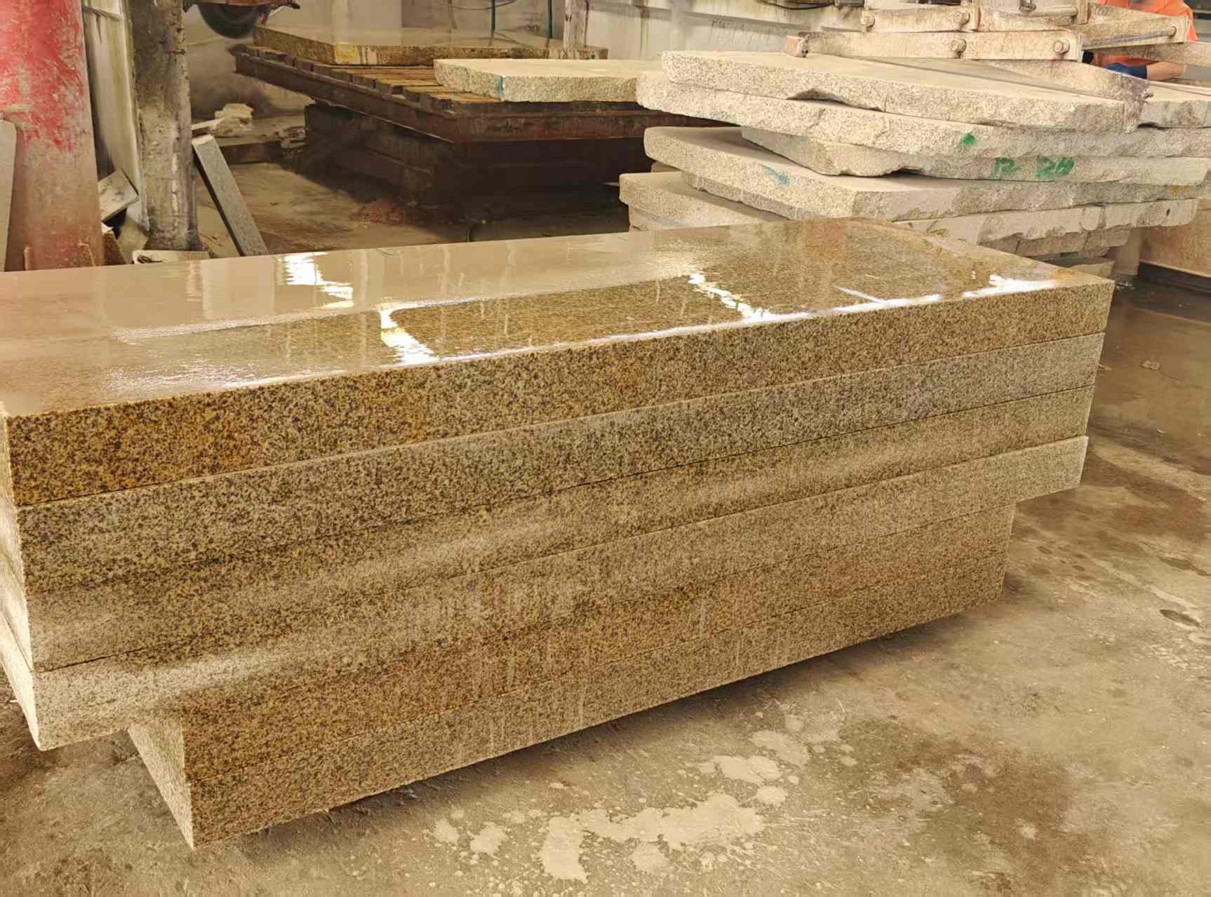 七台河 黄金麻栏杆料半成品加工中